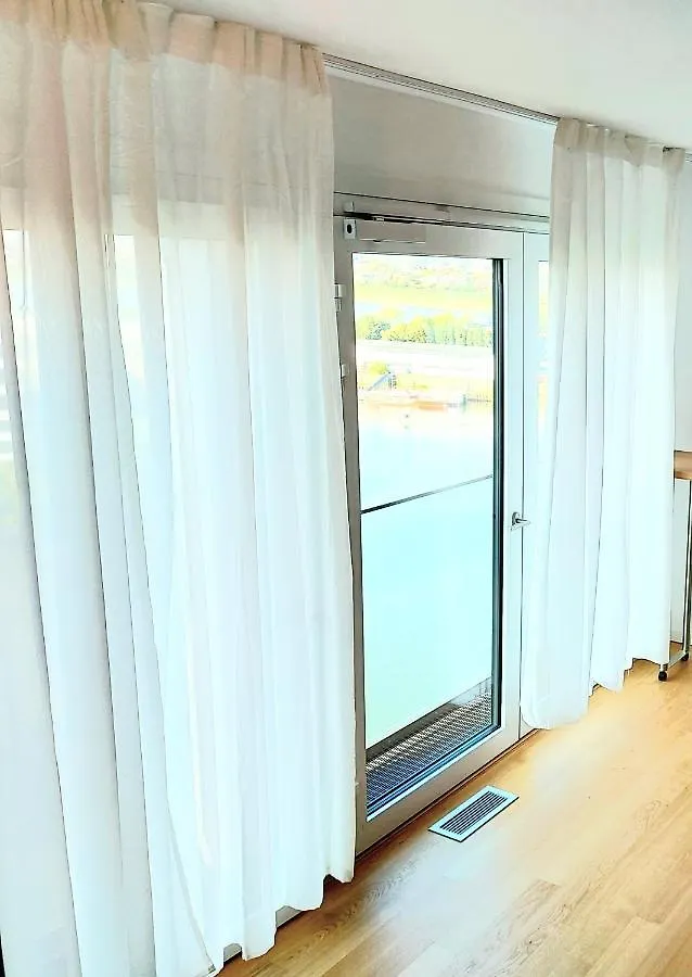Schickes Appartment Mit Flussblick Dusseldorf 0*,